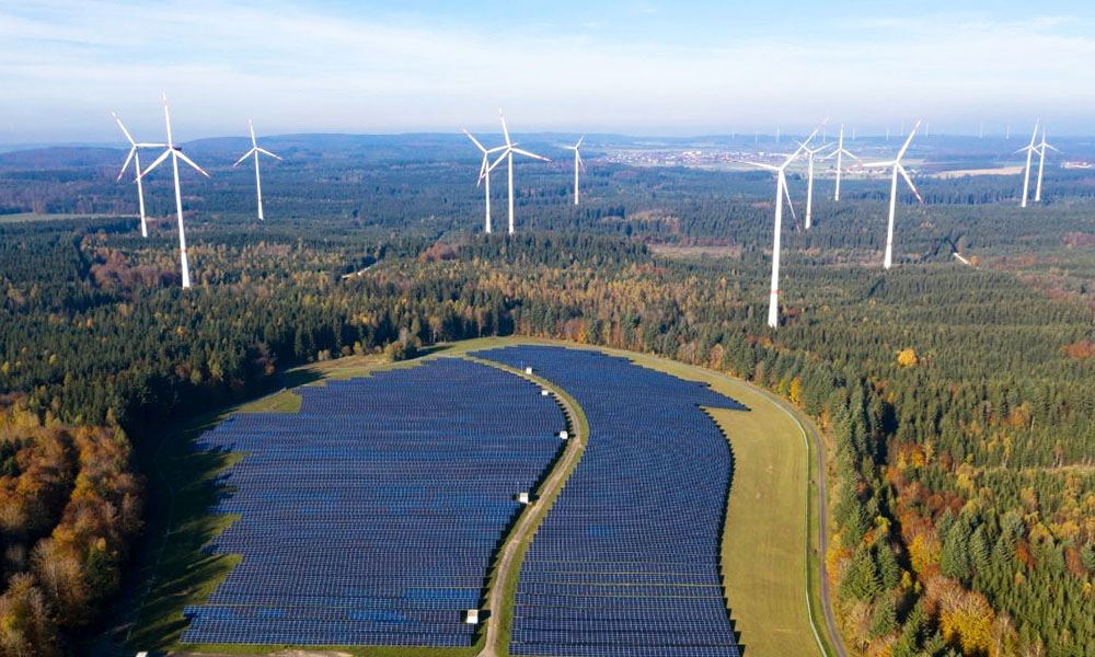 Chi tiêu năng lượng toàn cầu tăng kỷ lục nhờ năng lượng xanh